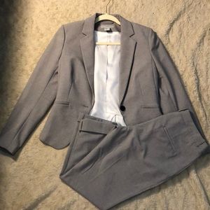 H&M women’s pants suit size 8